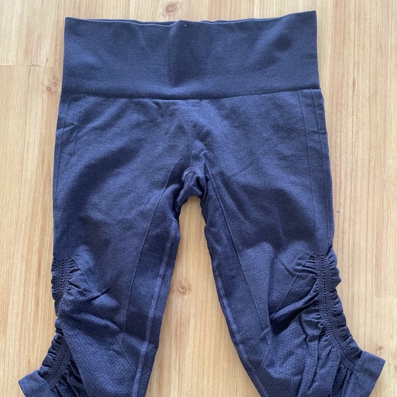 Lululemon Crop leggings - Picture 1 of 6